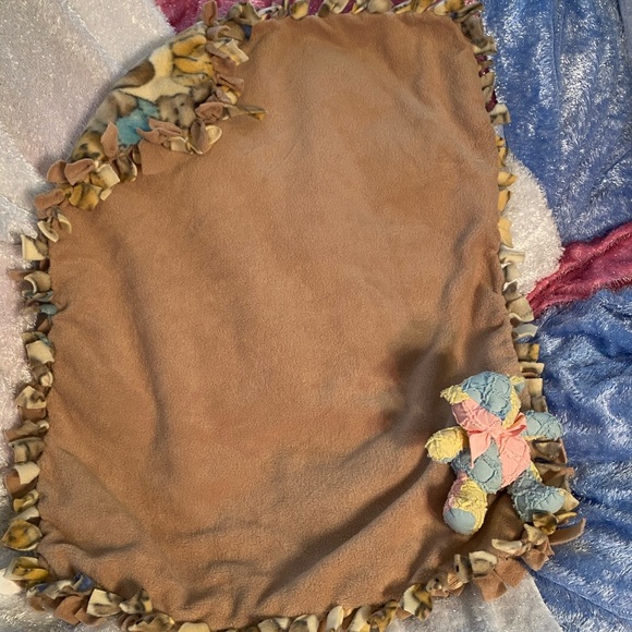 🎁NWT 𝑯𝒂𝒏𝒅𝒎𝒂𝒅𝒆 Bunny Teddy Blanket Quilt OOAK Easter Gift 🐰 - Picture 3 of 4